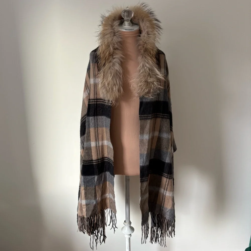 Linda Richards Luxury Cashmere Wool Removable Raccoon Fur Trim Plaid Wrap OS